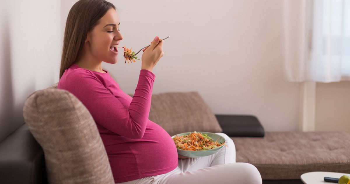 pregnant woman eating spicy food